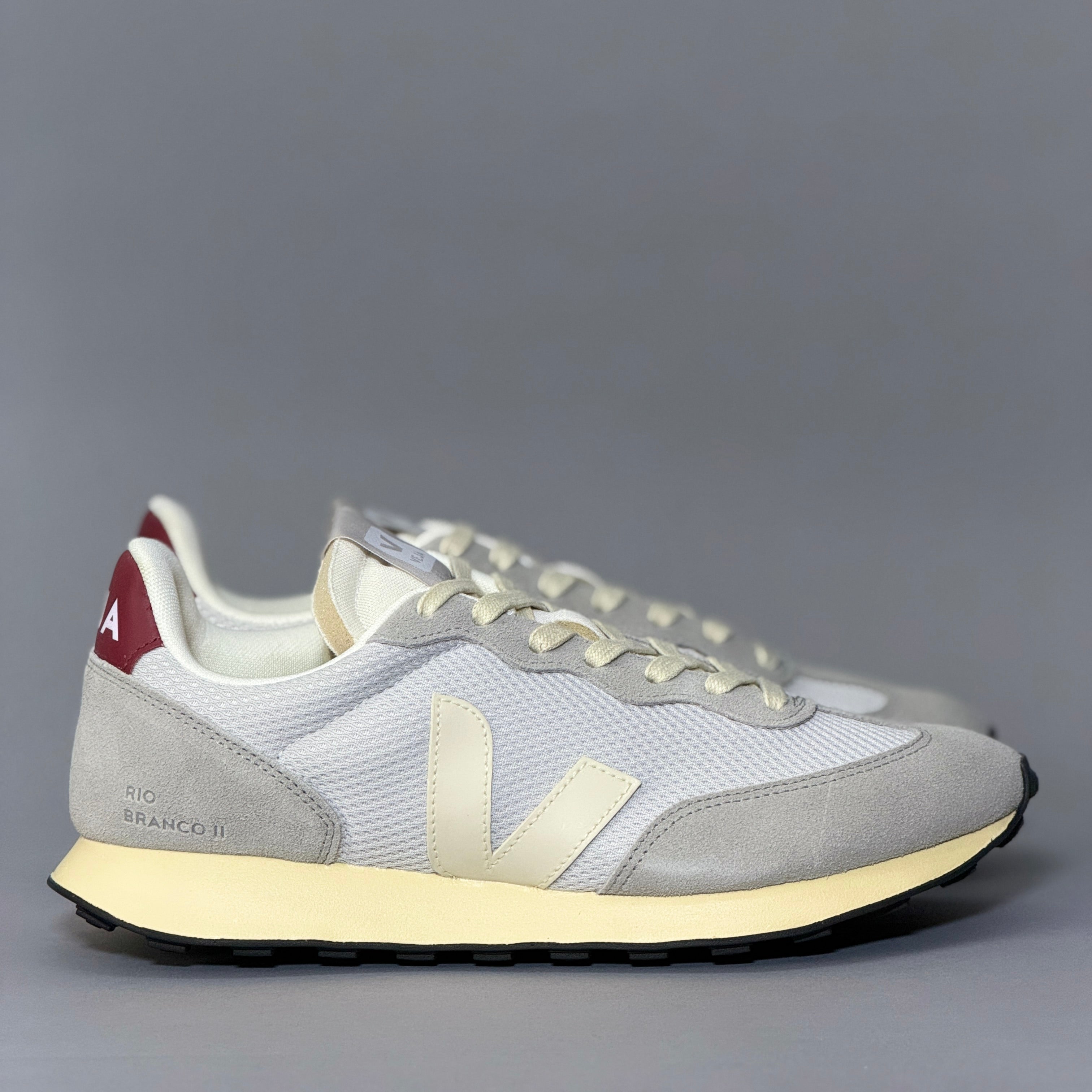CALZADO HOMBRE VEJA RIO BRANCO II ALVEOMESH RO1803868B