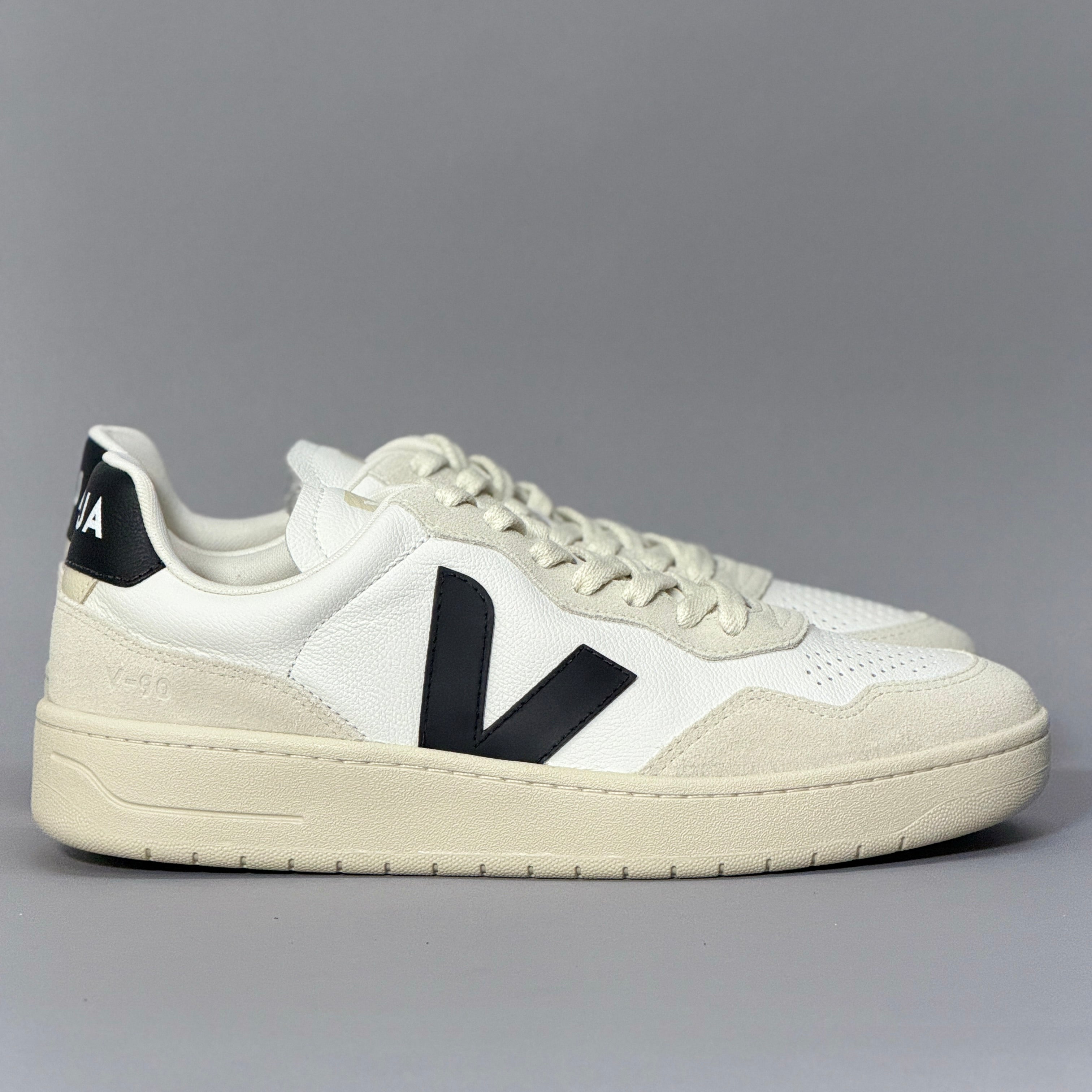 CALZADO HOMBRE VEJA V-90 O.T. LEATHER VD2021061B