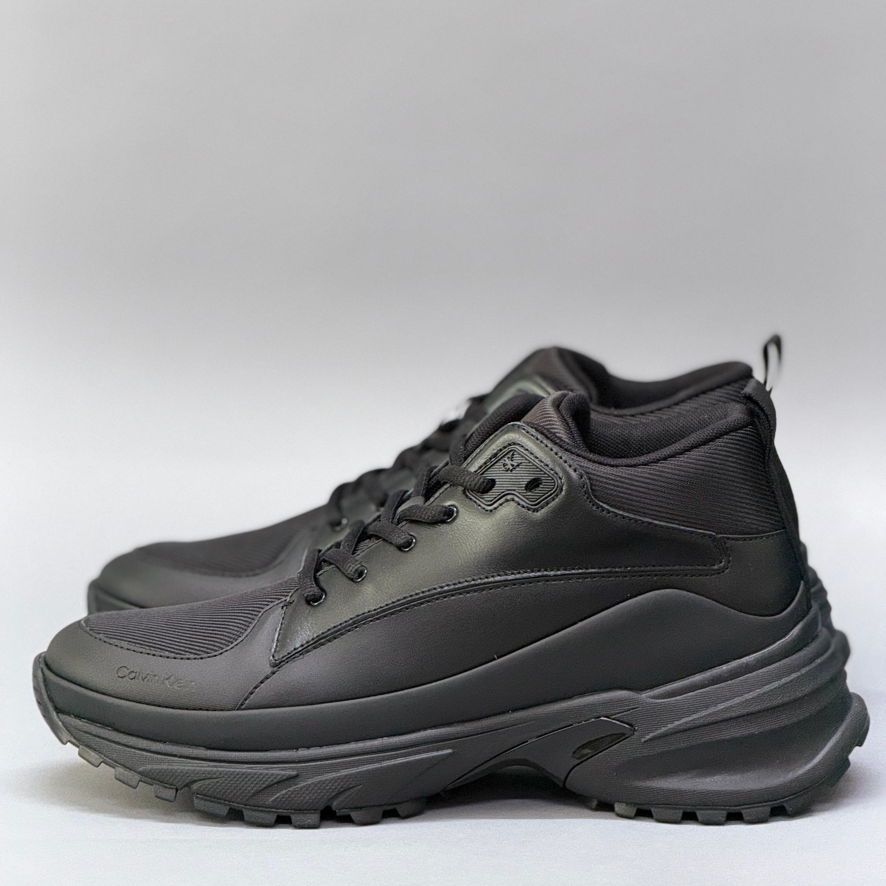 CALZADO HOMBRE CALVIN KLEIN HIKE RUNNER MID LACEUP TECH MIX YM0YM014180GJ
