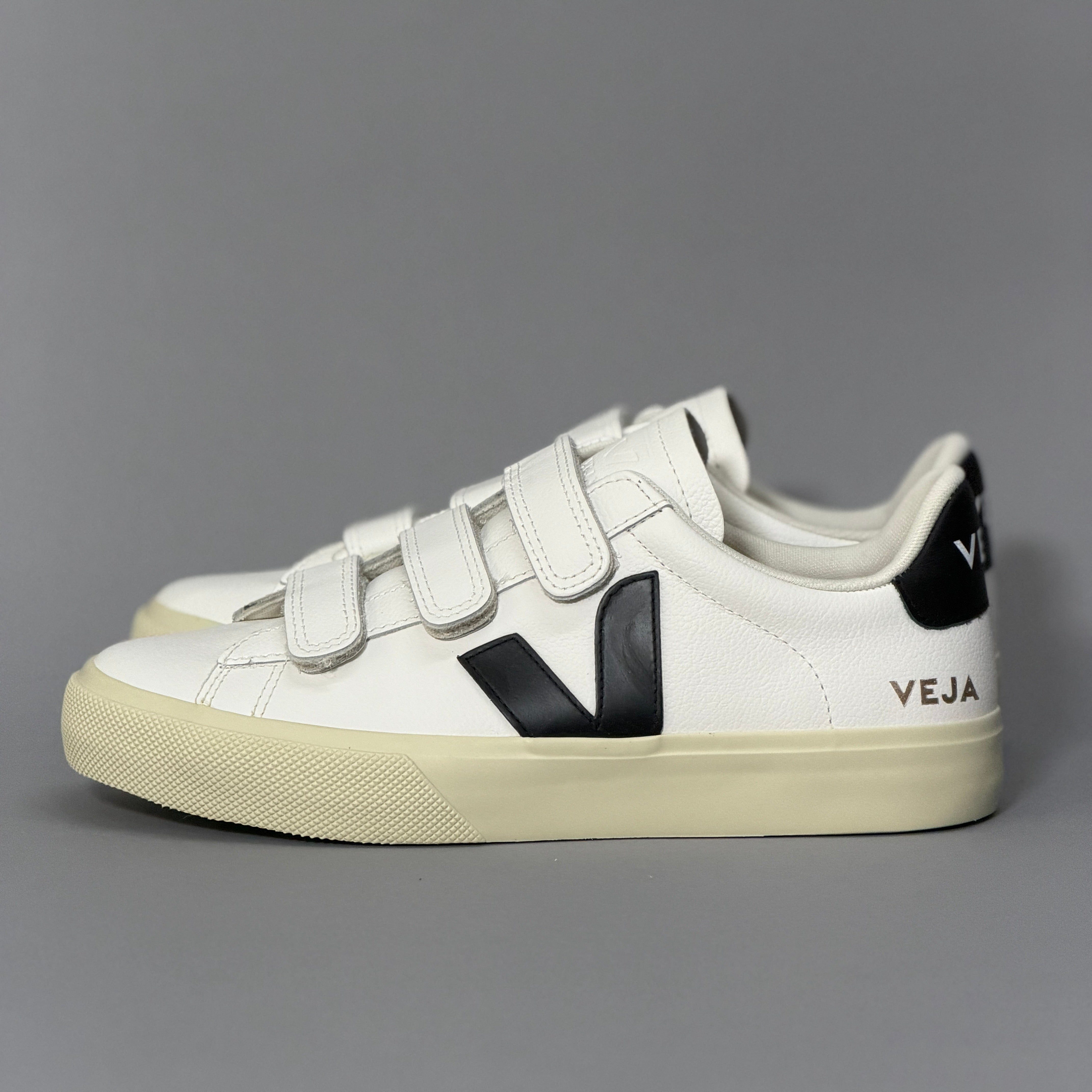 CALZADO MUJER VEJA RECIFE LOGO LEATHER RC0502790A