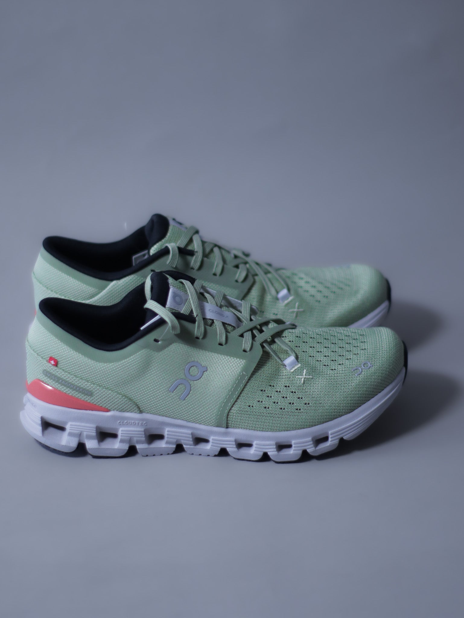 On Running CLOUD X 4 hombre