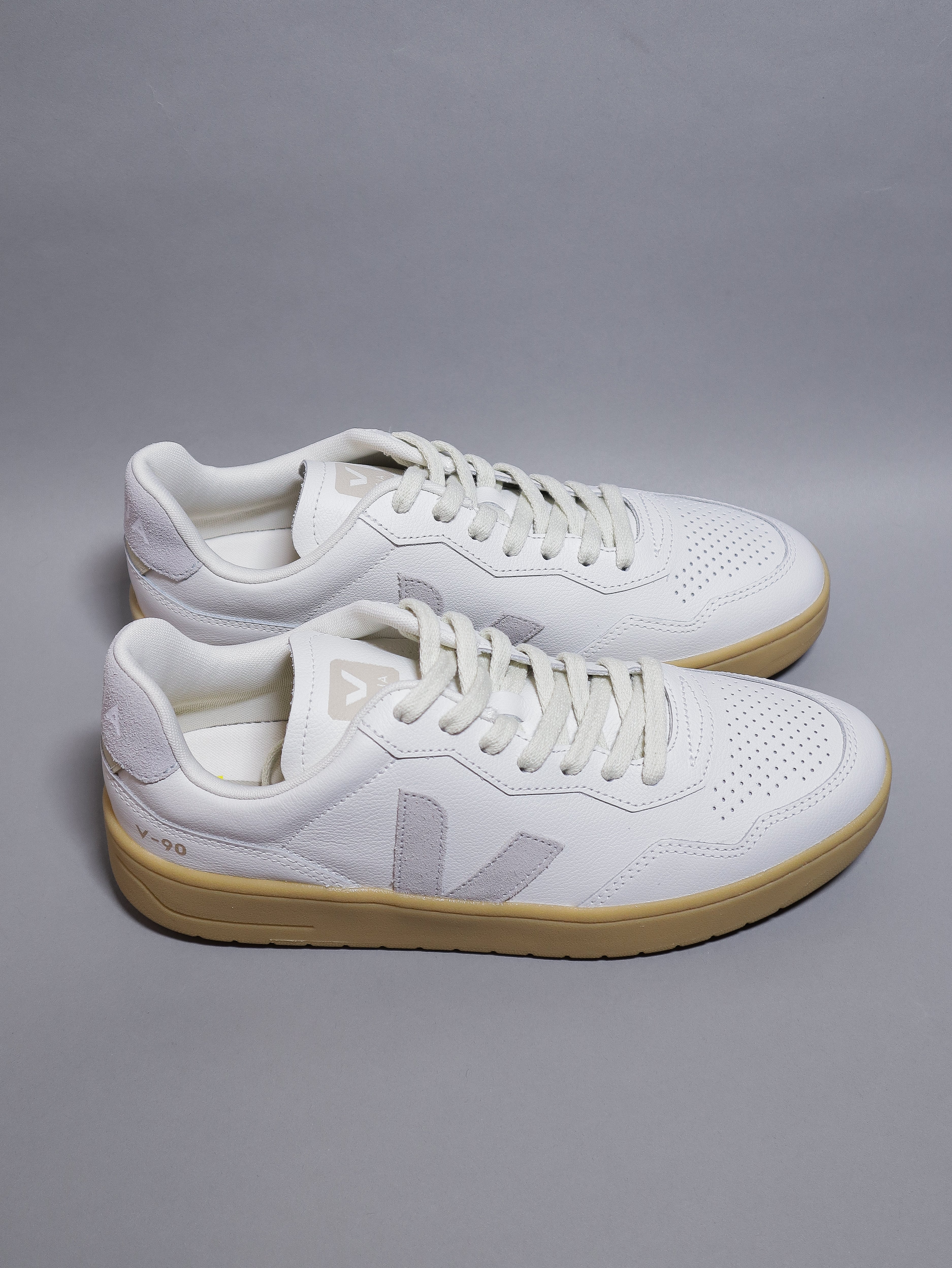 Calzado VEJA V-90 GREY