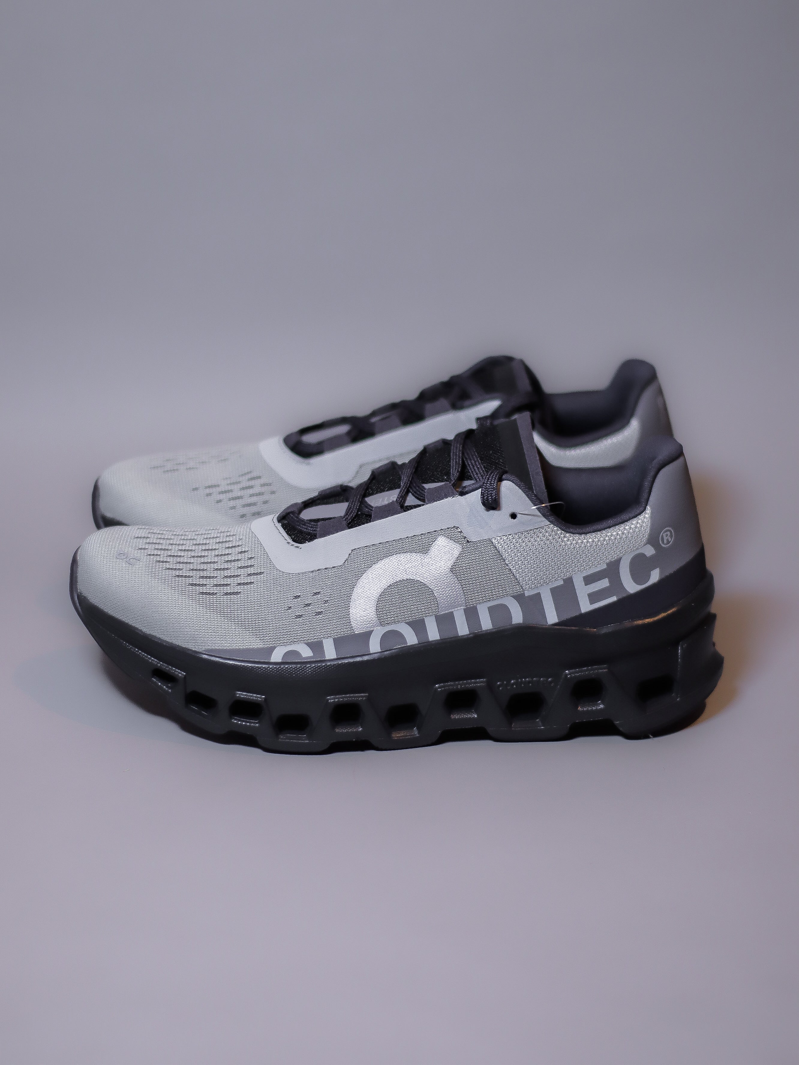 On Running CLOUDMONSTER hombre