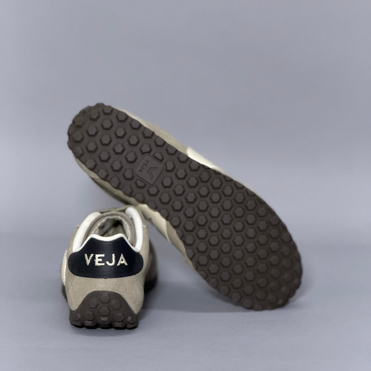 CALZADO MUJER VEJA GT SUEDE TAUPE_PIERRE AI0321656A