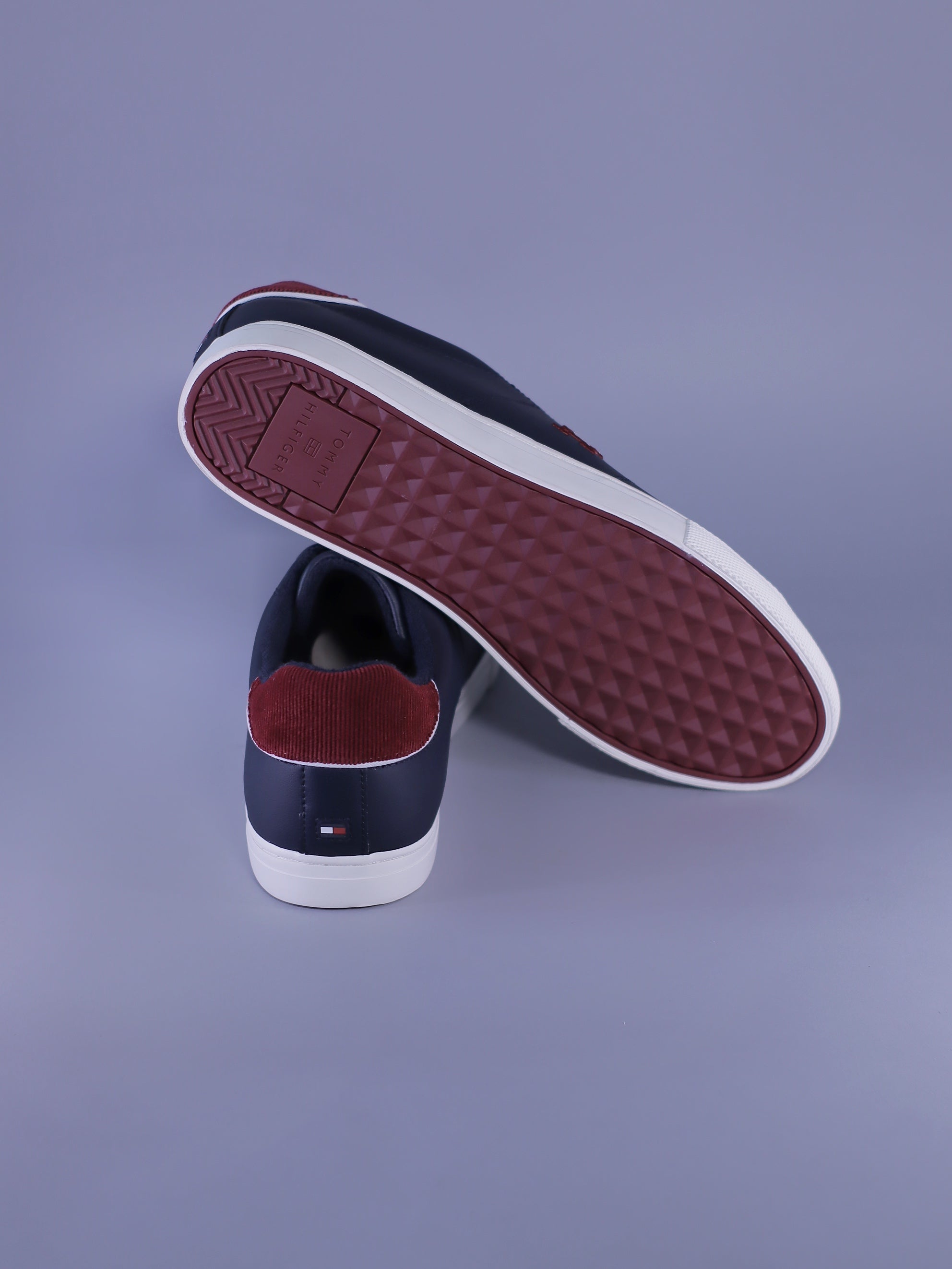 TENIS TOMMY HILFIGER CORE VULC VARCITY MONOGRAM