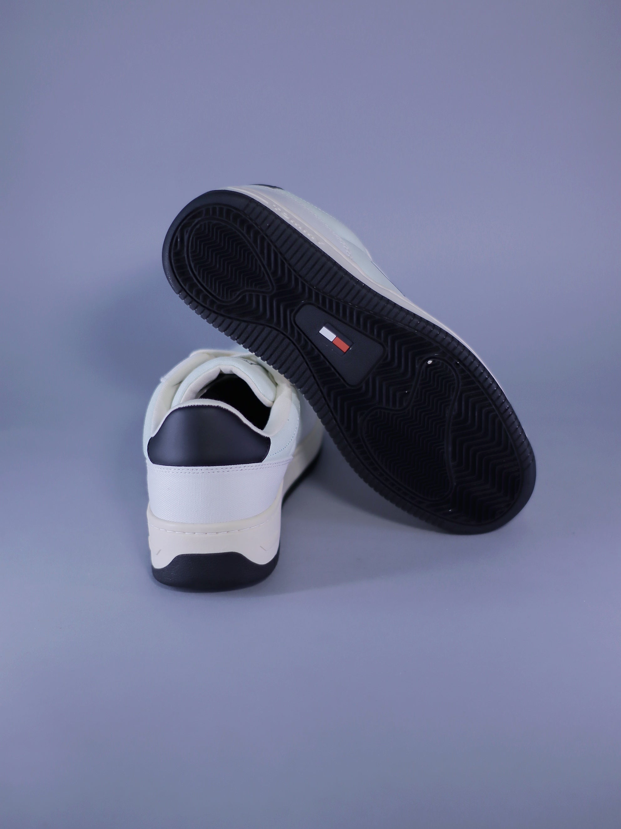TENIS TOMMY JEANS BASKET CAMBAS
