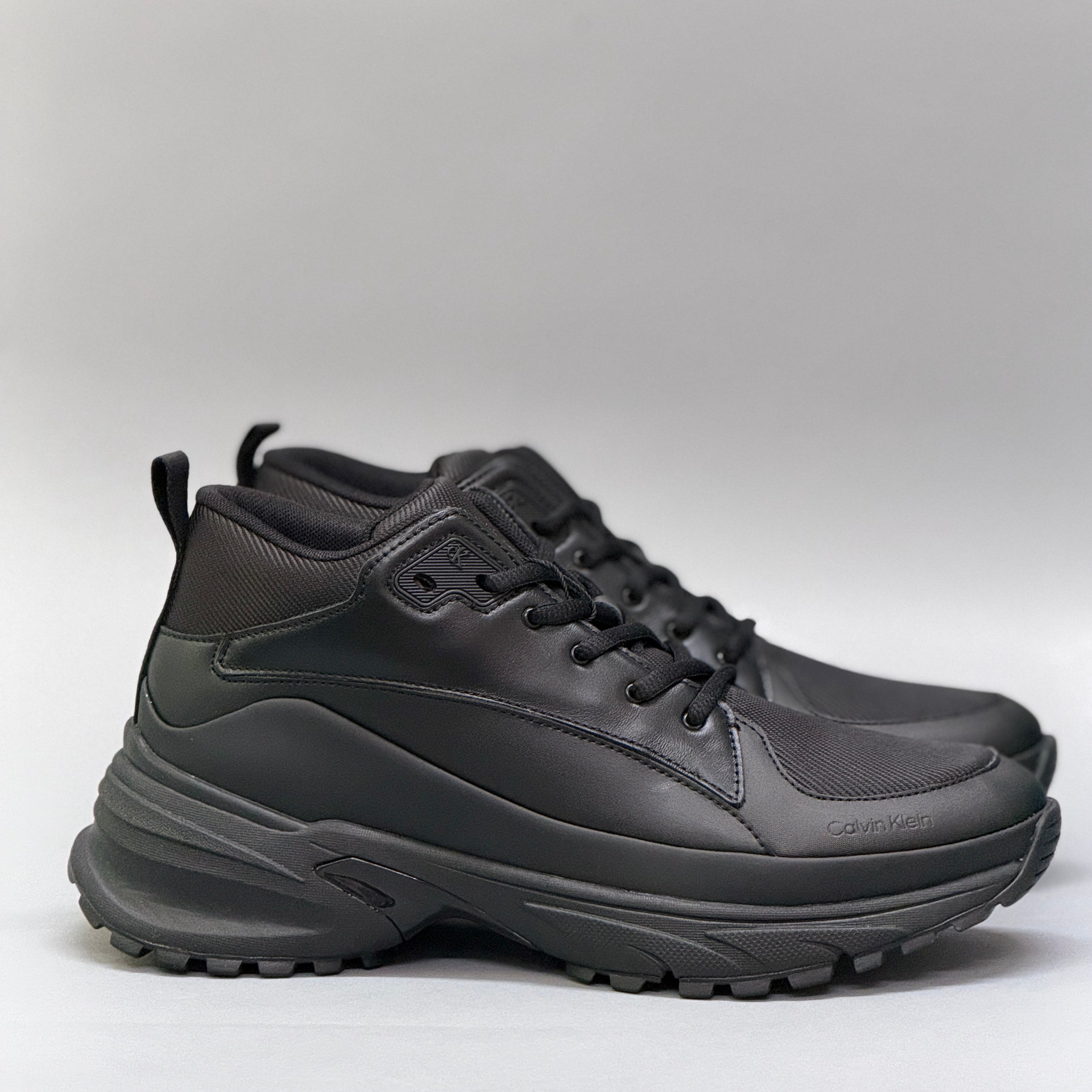 CALZADO HOMBRE CALVIN KLEIN HIKE RUNNER MID LACEUP TECH MIX YM0YM014180GJ