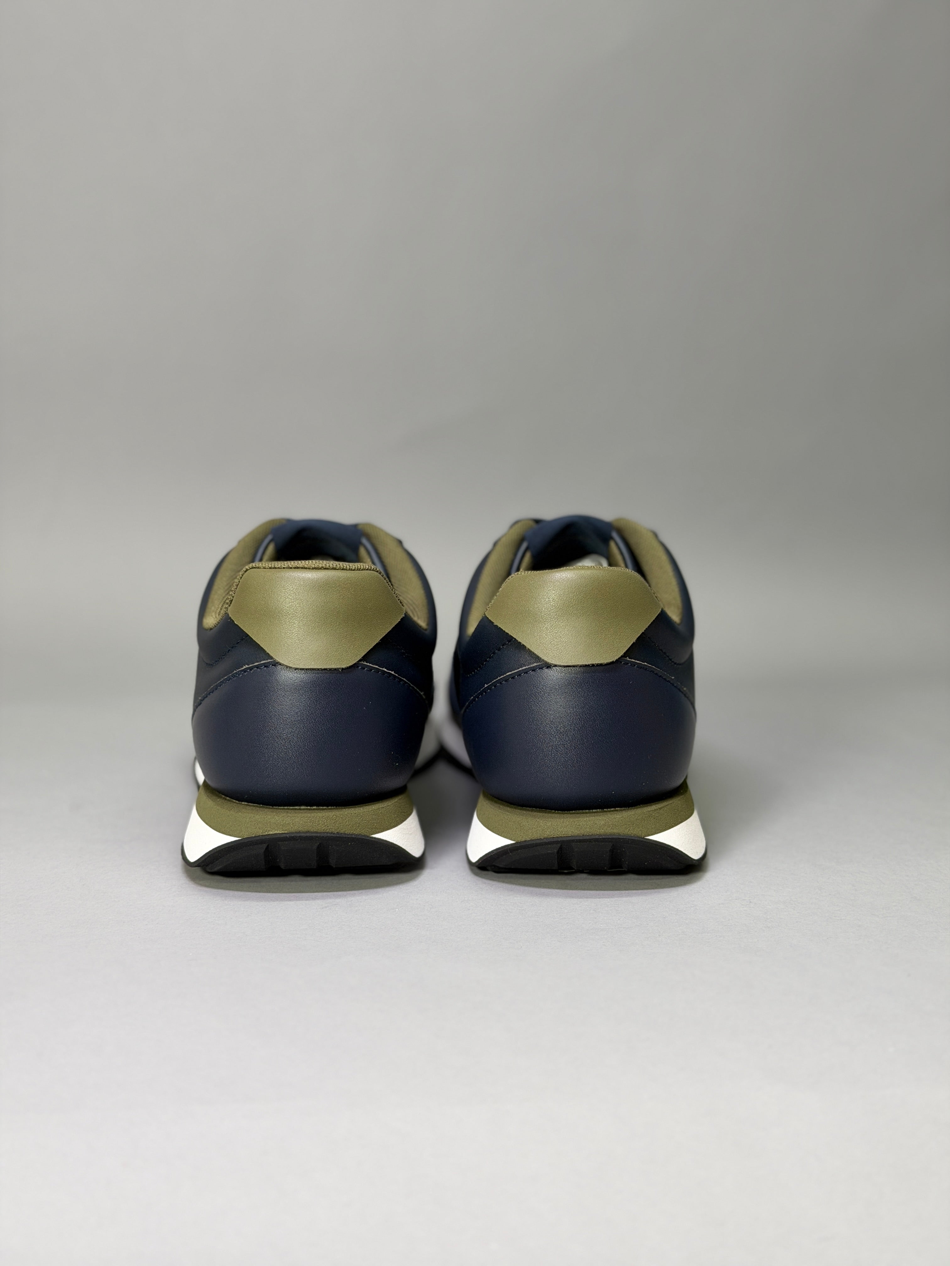 CALZADO HOMBRE CALVIN KLEIN RETRO RUNNER ESS LTH YM0YM01355-0ZT
