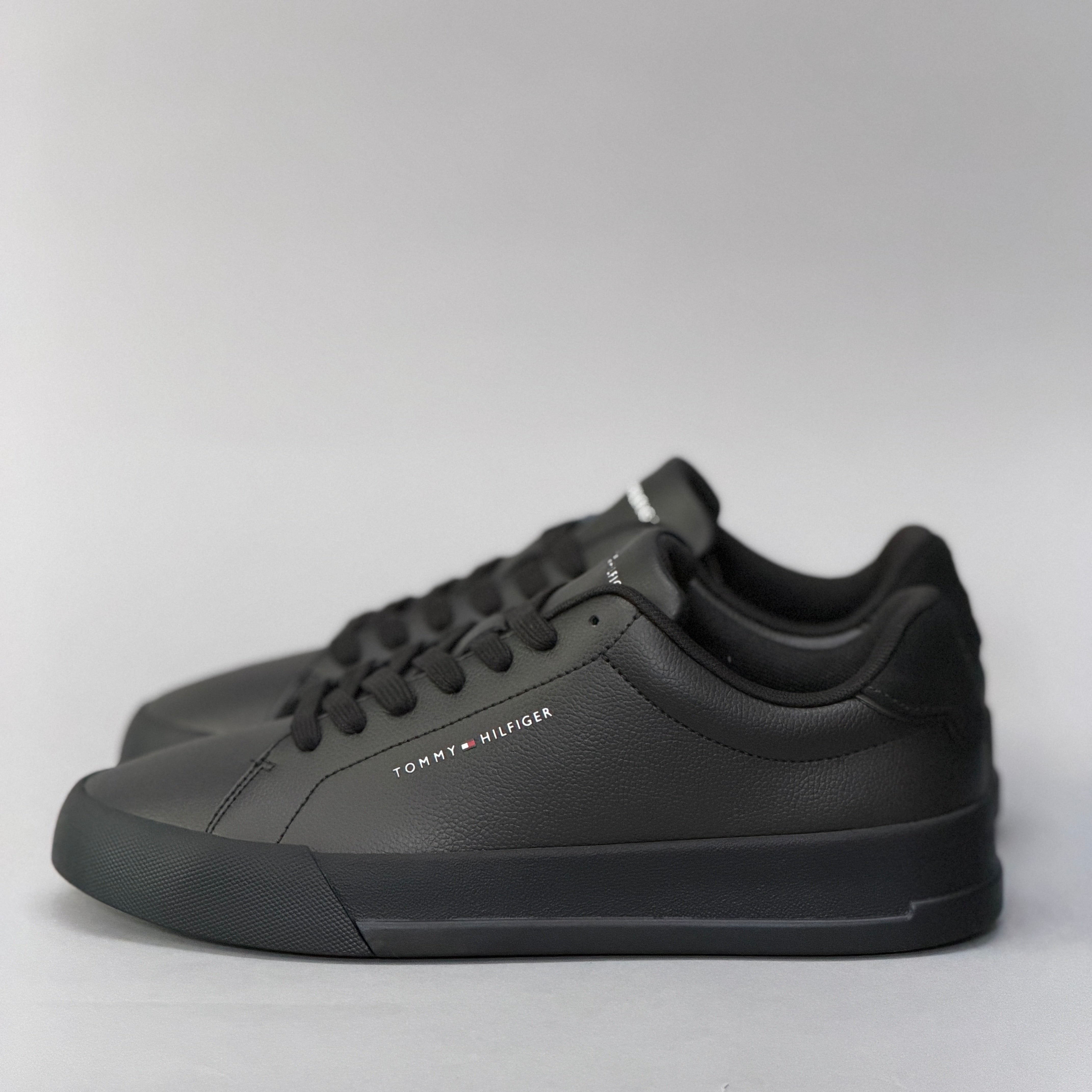 CALZADO HOMBRE TOMMY HILFIGER TH COURT LTH DETAIL ESS FM0FM053670GJ