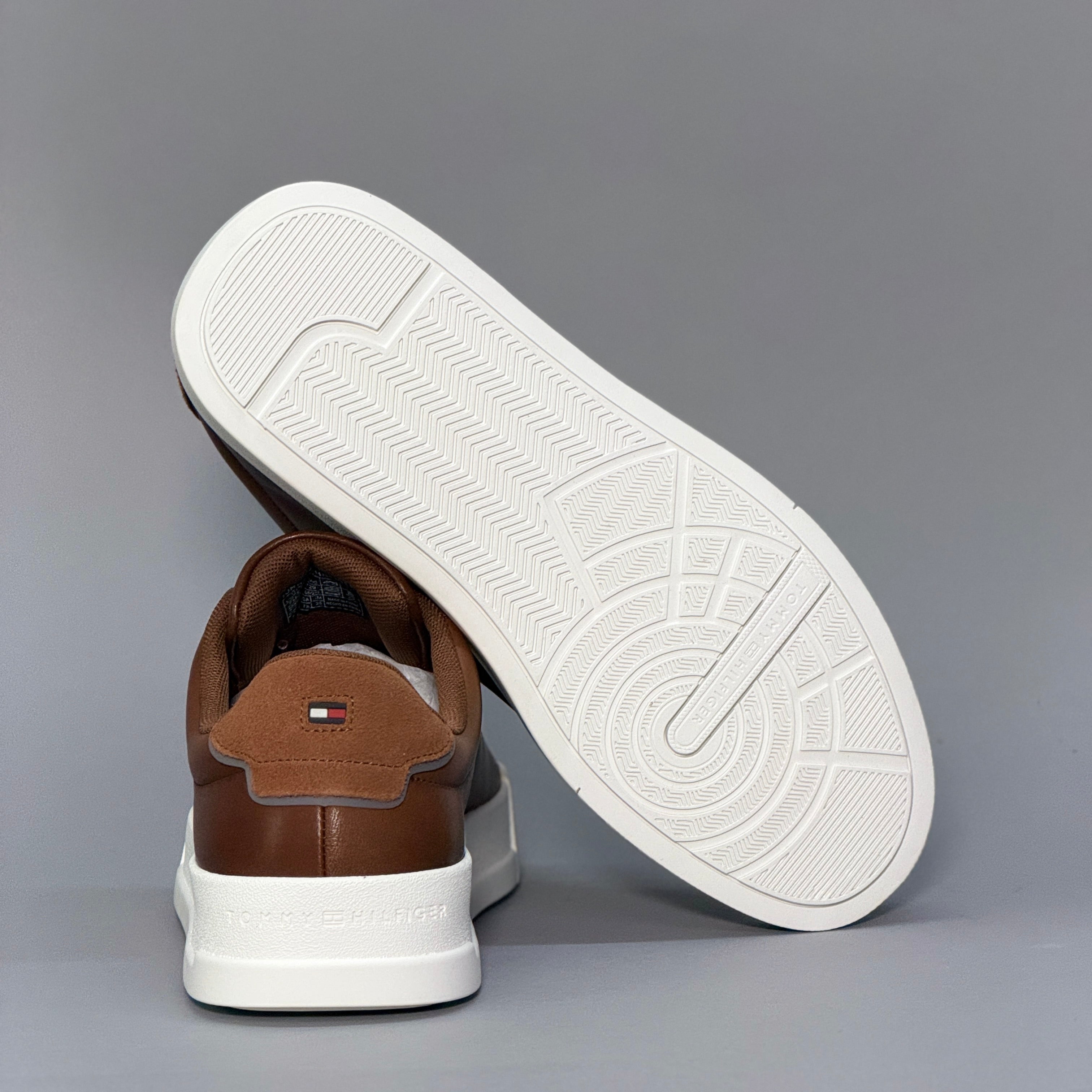 CALZADO HOMBRE TOMMY HILFIGER TH COURT CORE COGNAC FM0FM05729GVI