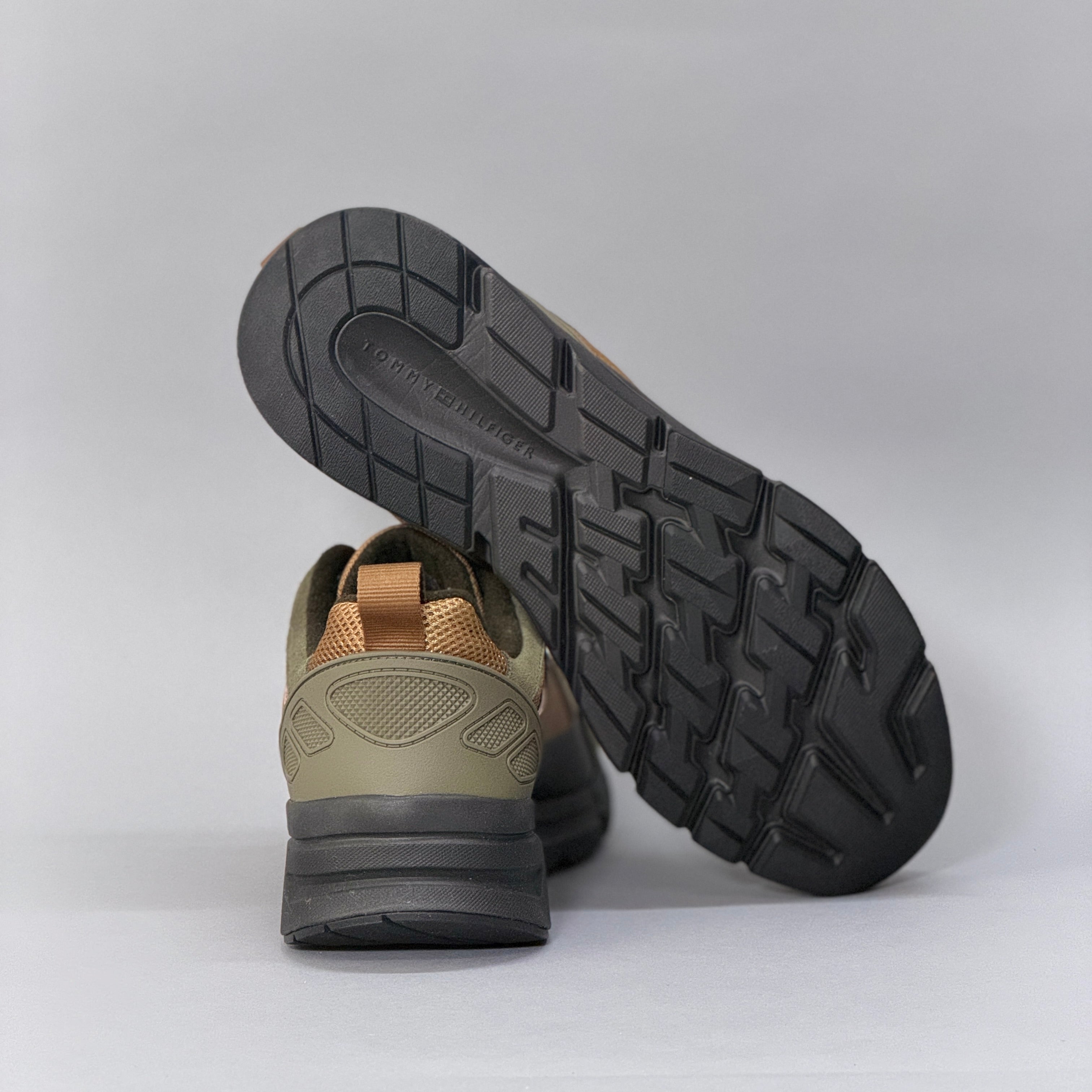 CALZADO HOMBRE TOMMY HILFIGER MODERN COMFORT RUN OUTDOOR FM0FM05639_GWJ