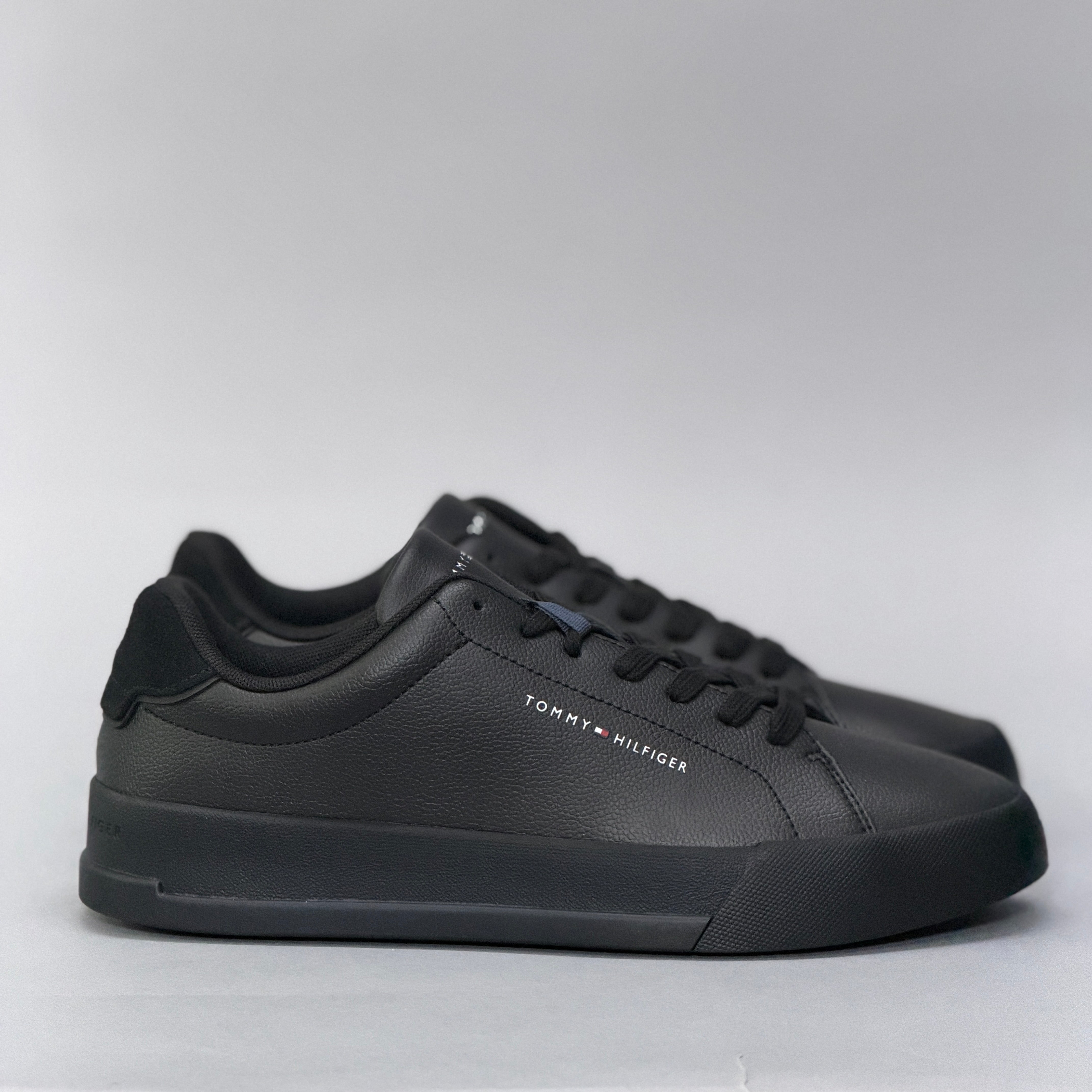 CALZADO HOMBRE TOMMY HILFIGER TH COURT LTH DETAIL ESS FM0FM053670GJ