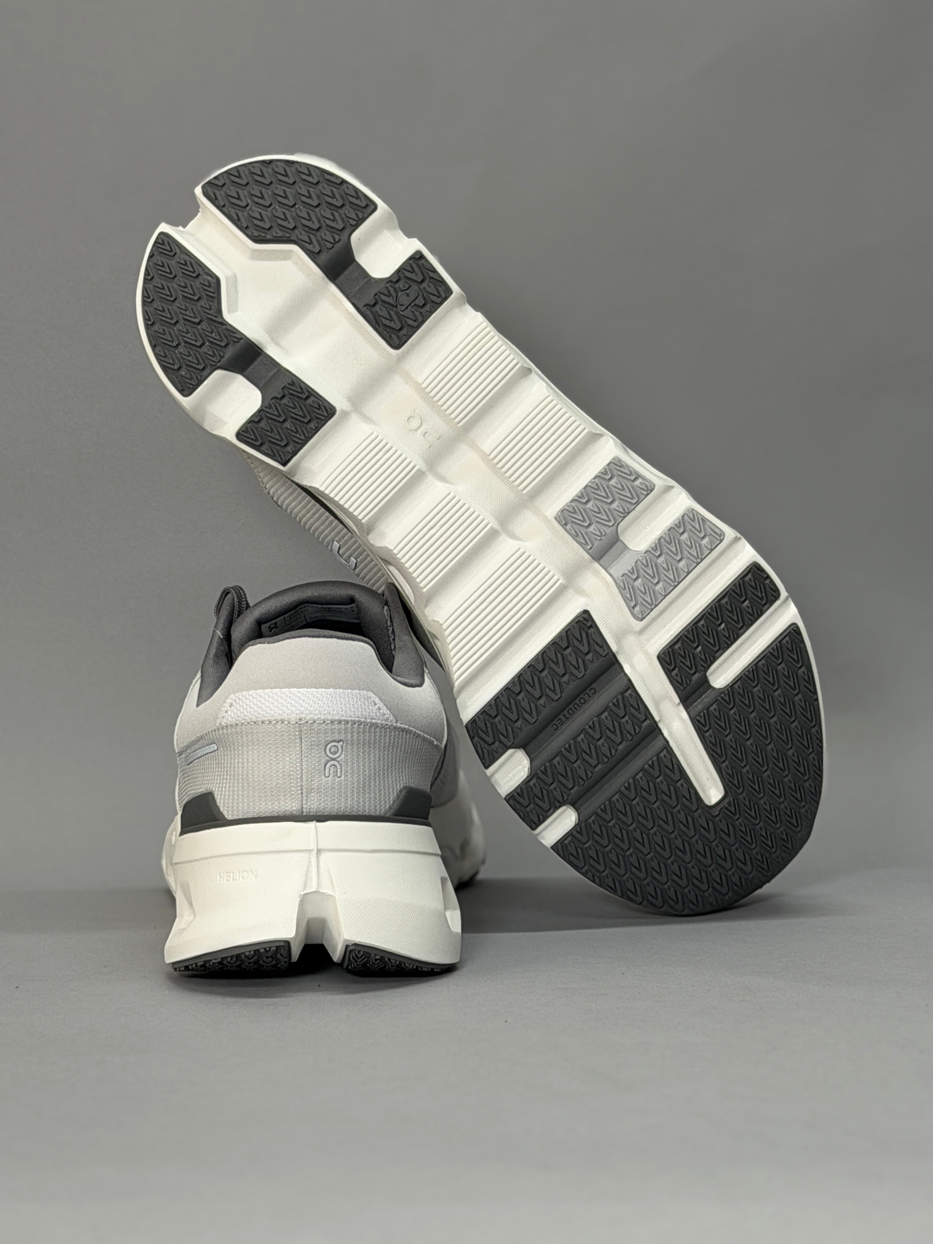 CALZADO ON RUNNING HOMBRE CLOUDRUNNER 2 3ME10140622