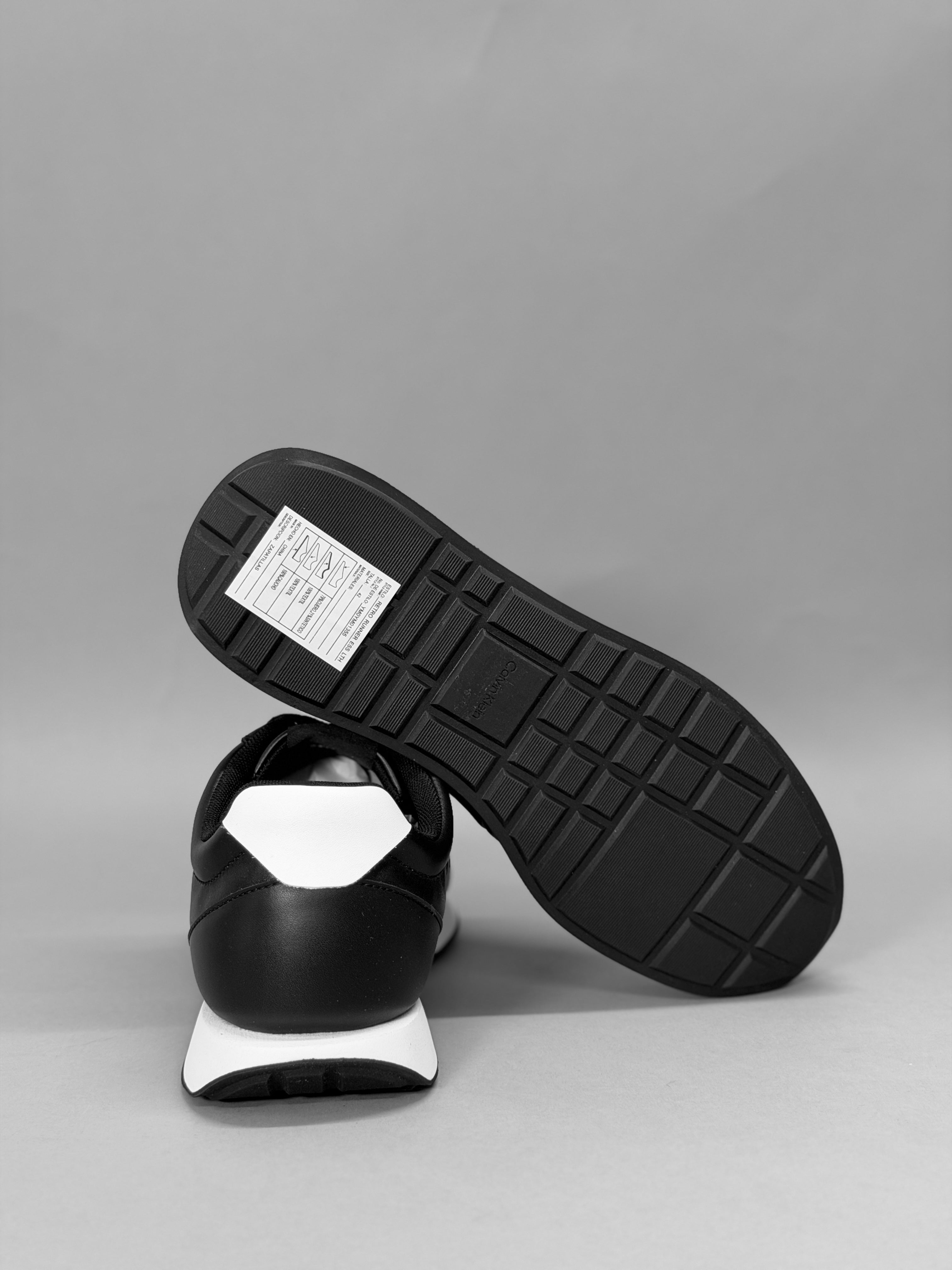 CALZADO HOMBRE CALVIN KLEIN RETRO RUNNER ESS LTH YM0YM01355-0GM