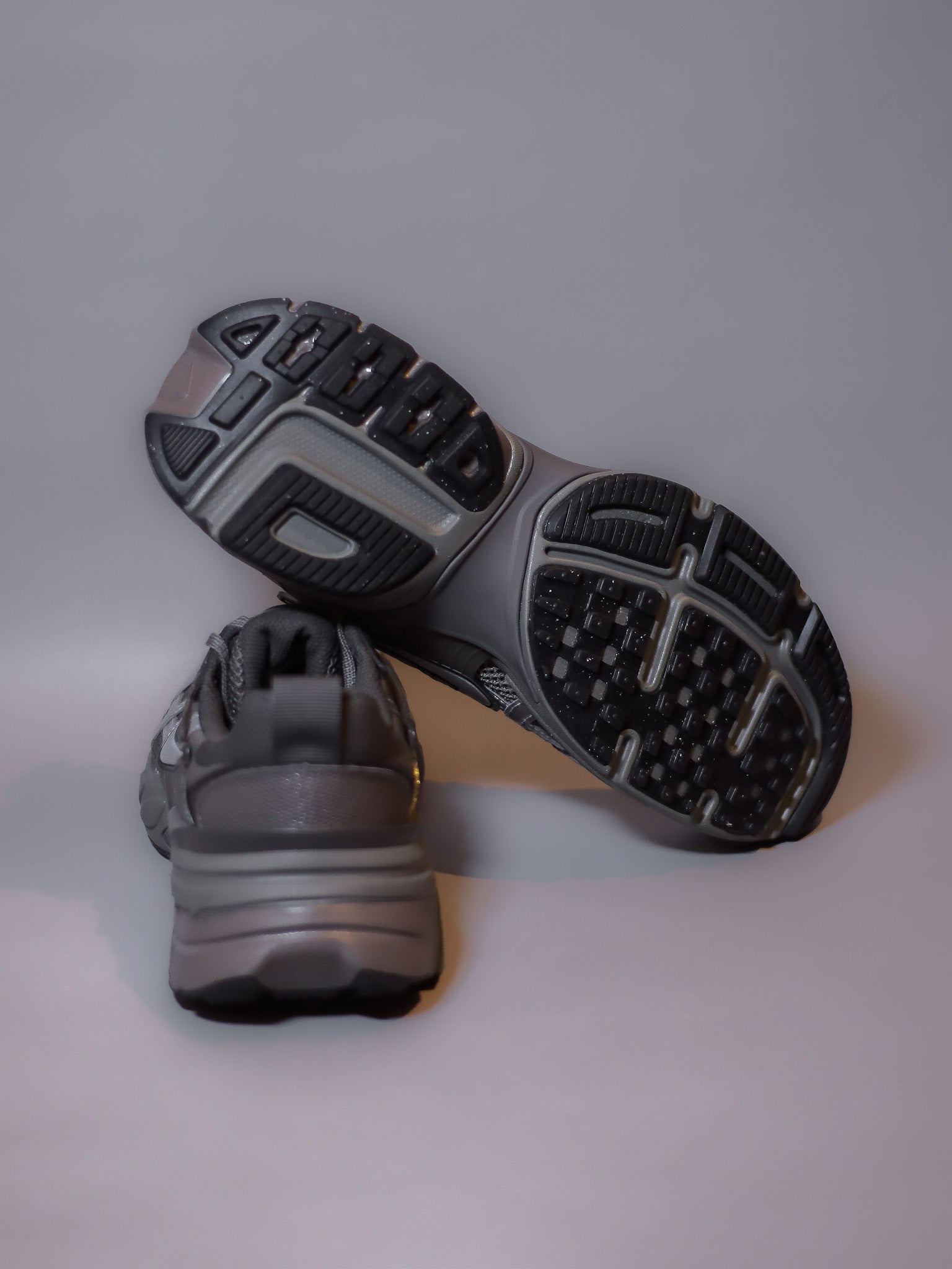 NIKE V2K RUN