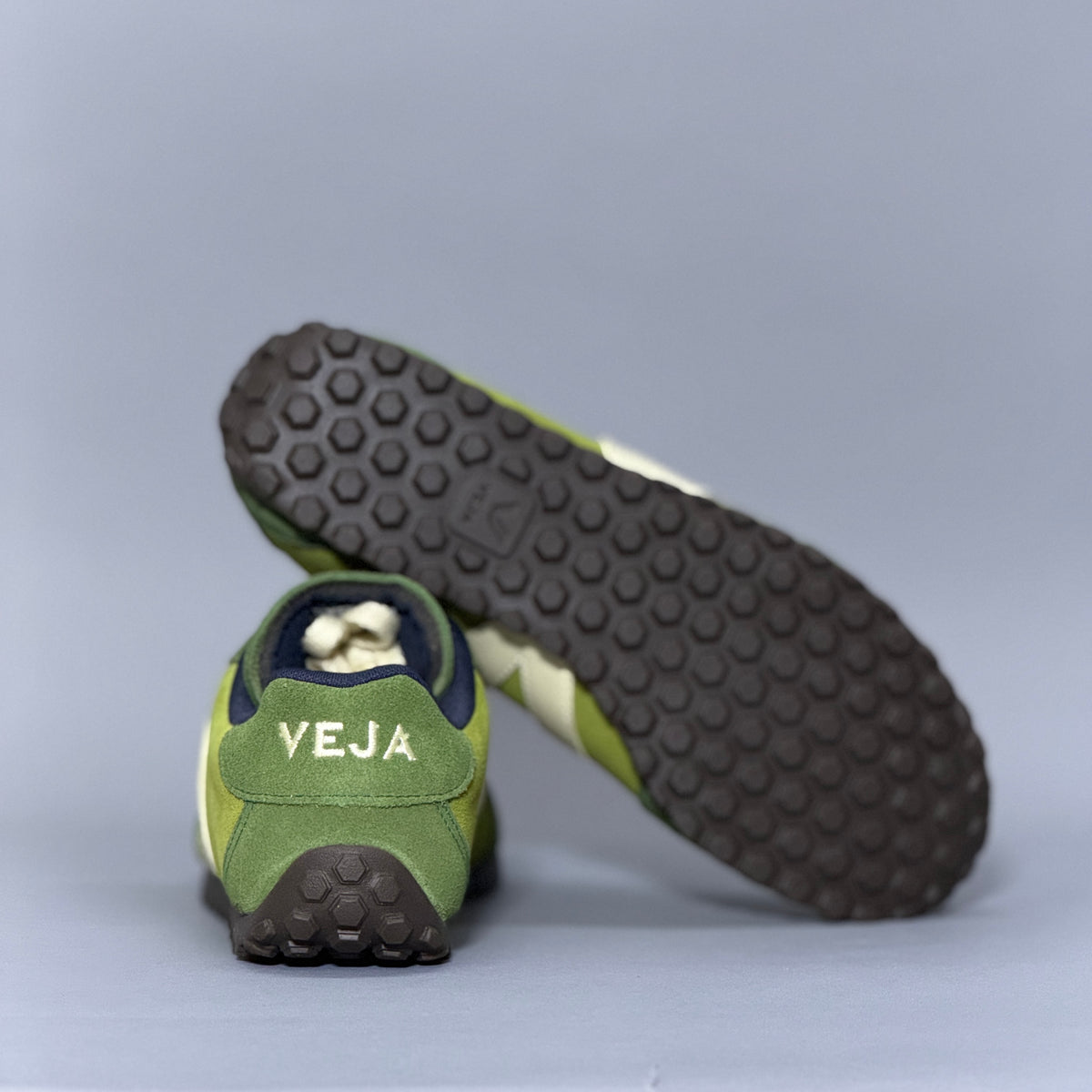 CALZADO MUJER VEJA GT SUEDE DETOX_CALCAIRE AI0321658A