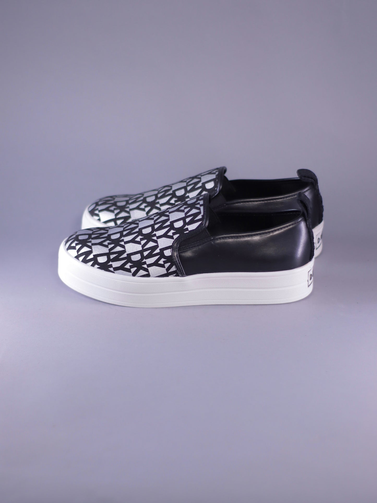 TENIS DKNY saffi slip on sneaker