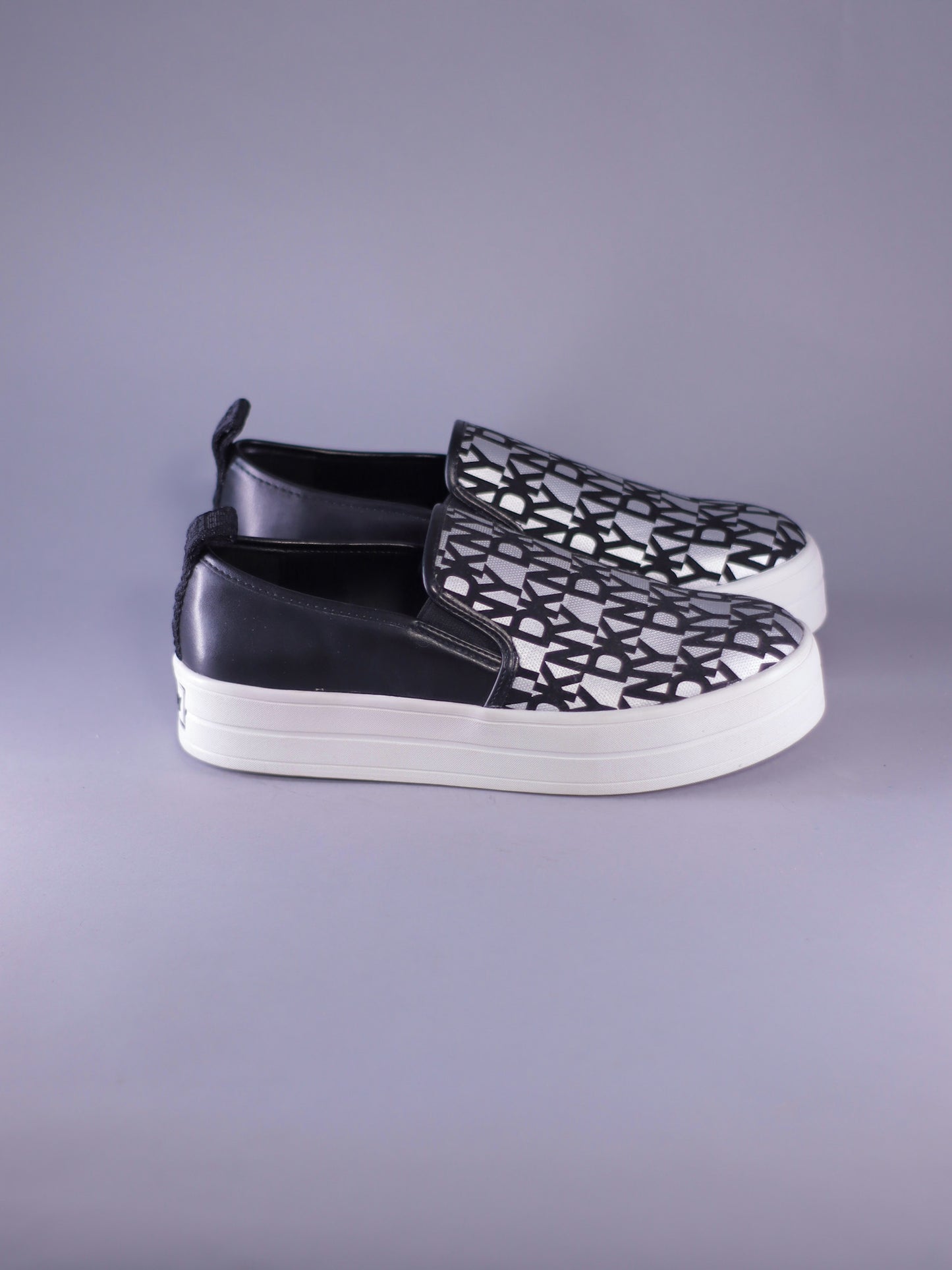 TENIS DKNY saffi slip on sneaker